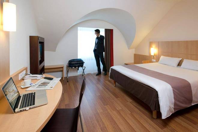 ibis Hotel Brussels Centre Gare du Midi, Brussels