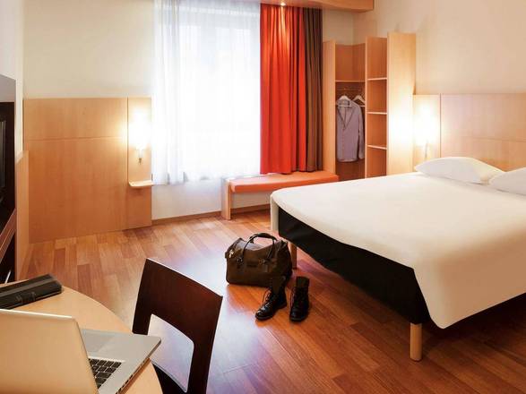 ibis Hotel Brussels Centre Gare du Midi, Brussels